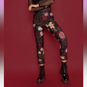 BlackMilk Dark Roses Cuffed Pants XL